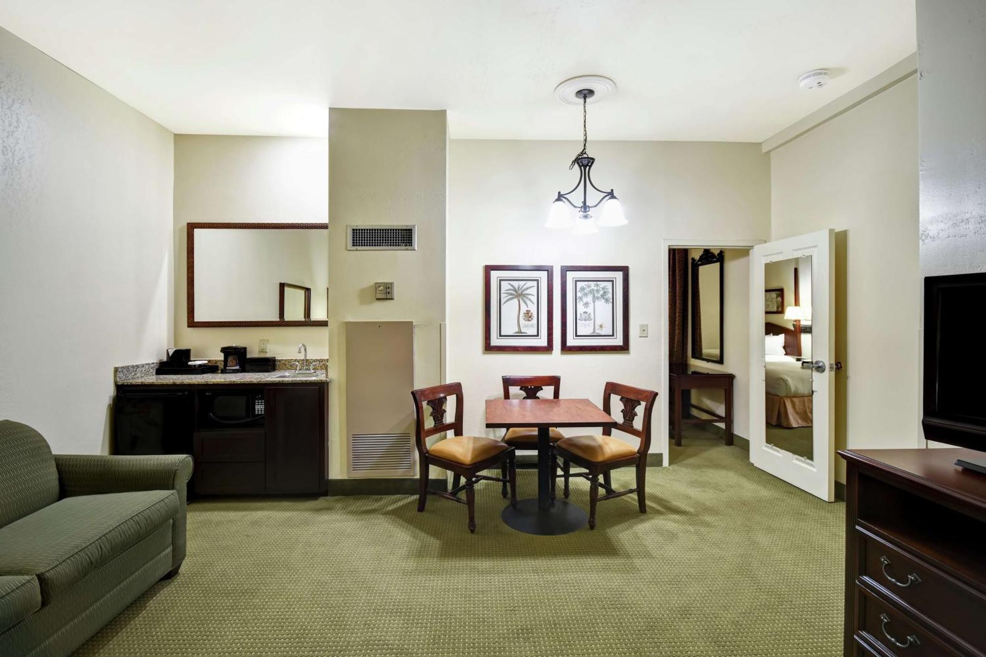 Embassy Suites Charleston - Historic District Extérieur photo