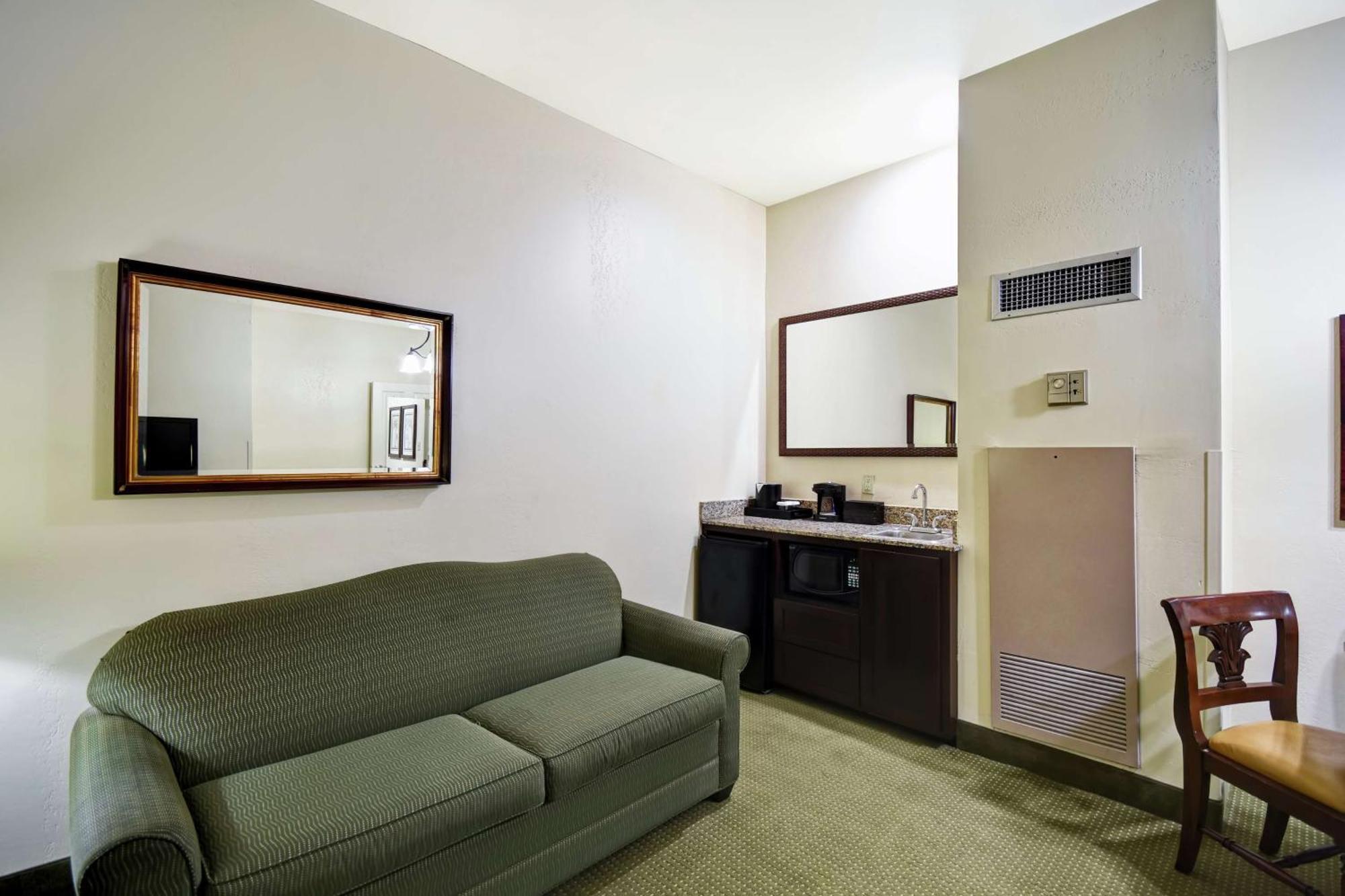 Embassy Suites Charleston - Historic District Extérieur photo